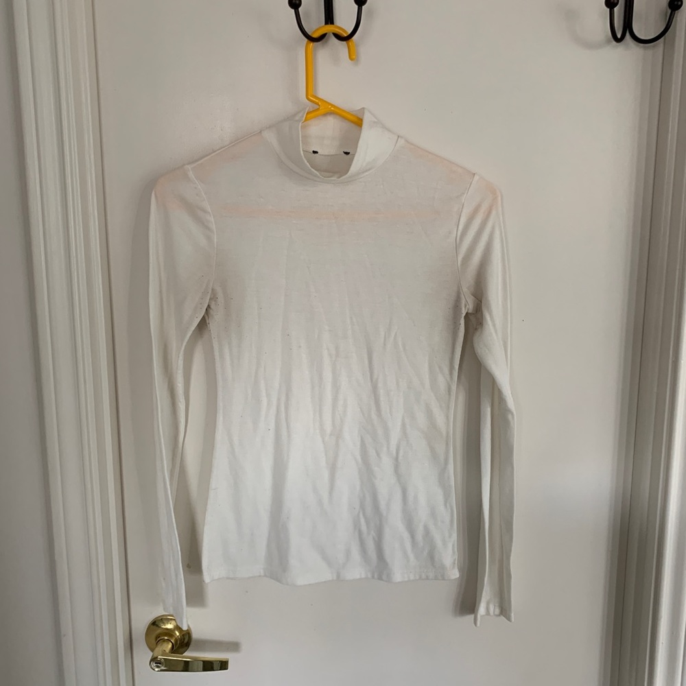 ☀️Forever 21 White Turtleneck